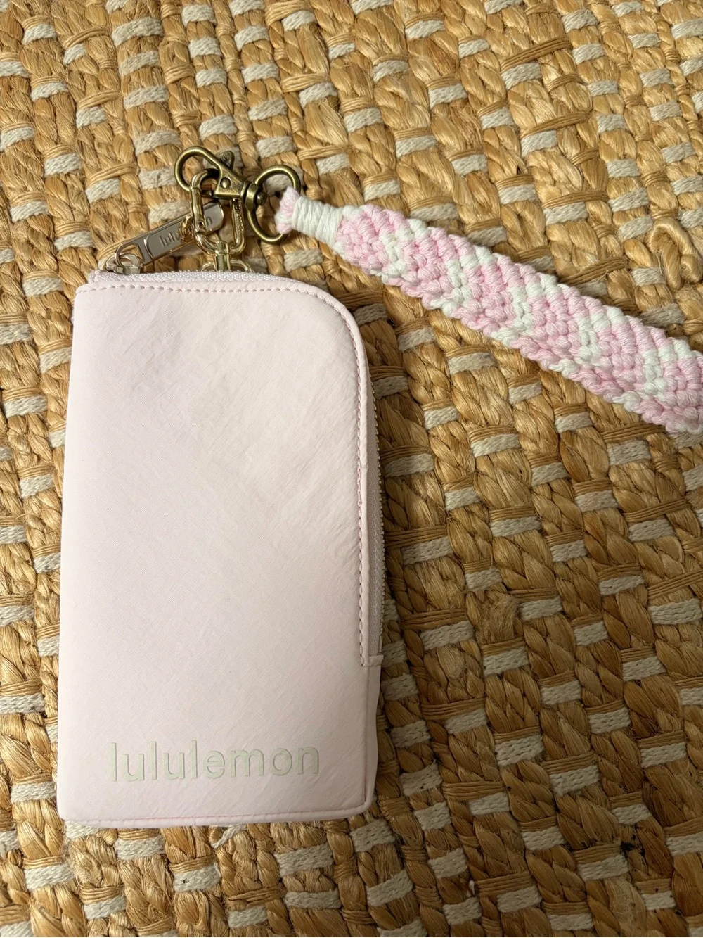 lululemon athletica pink never